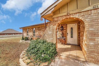 101 Maple St, Elk City, OK 73644 - photo 2