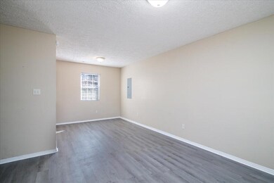 03-1819 Templeton Ave NE-2-Edit