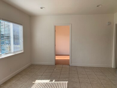 O- Living Room