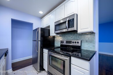 90 Stonehurst Blvd-9