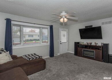 2220 Valley Dr, Davenport, IA 52806 - photo 7