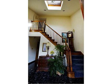 Entry/Foyer.