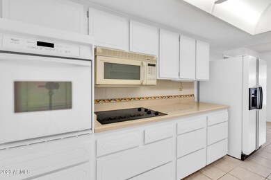 10626 W Edgewood Dr-14