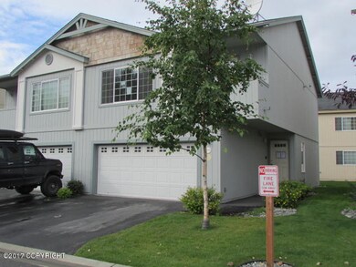 022-100061 Exterior front right