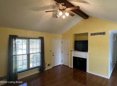 9105 Fairridge Dr, Louisville, KY 40229 - photo 2