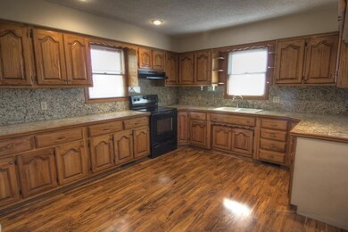 4260 S 90th Rd, Bolivar, MO 65613 - photo 5