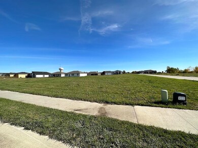 3713 Larchwood Cir, Spirit Lake, IA 51360 - photo 2