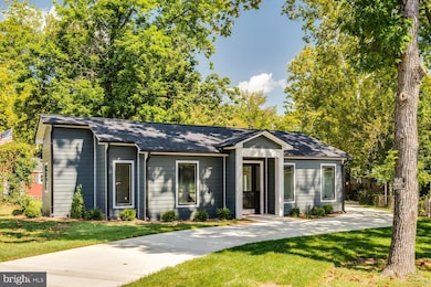 13711 Joyce Rd, Woodbridge, VA 22191 - photo 2