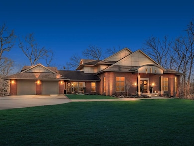 2500 Wagon Trail Rd, Cedar Rapids, IA 52403 - photo 2