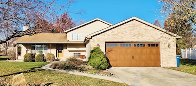 1445 Scott Cir, Morris, IL 60450 - photo 2