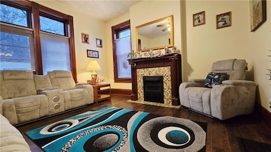 220 N 17th St, Saint Joseph, MO 64501 - photo 5