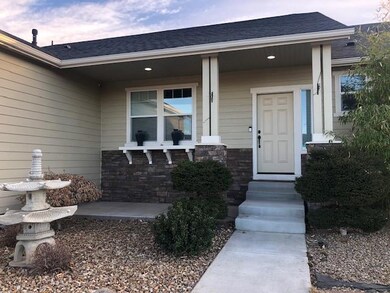 4752 SW Umatilla Ave, Redmond, OR 97756 - photo 2