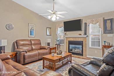 07-4549 Shamus Way-05
