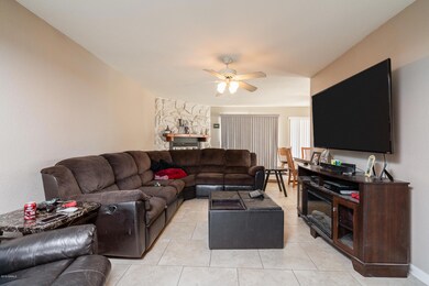 05_Living-Room-03