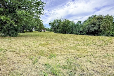 715 S Cherokee St, Locust Grove, OK 74352 - photo 2