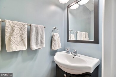 5968 Rowanberry Dr, Elkridge, MD 21075 - photo 6