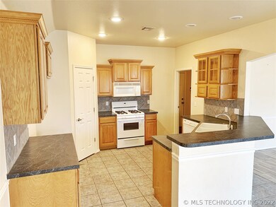 3904 S 210th East Ave, Broken Arrow, OK 74014 - photo 6