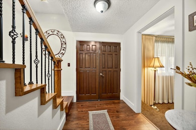 1065 Edwina Ave, Central Point, OR 97502 - photo 5