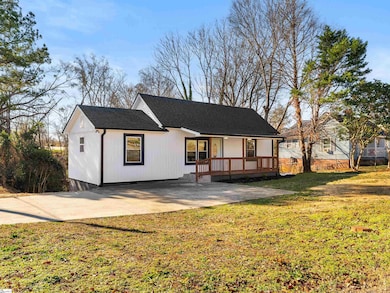 320 Carney St, Drayton, SC 29333 - photo 2