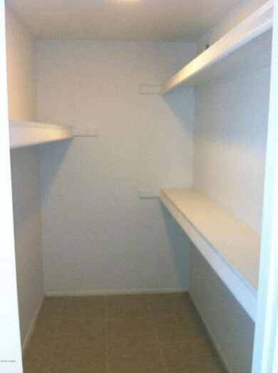 Walk in closet