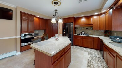 44-Hunt-Lane-Staten-Island-NY-10304-Kitc