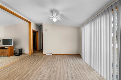 W1459 Hwy 92, Brooklyn, WI 53521 - photo 5