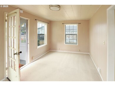 310 15th Ave, Seaside, OR 97138 - photo 5