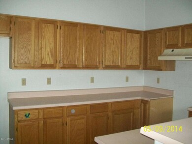 430 N Cobblestone 050914 Kitchen Cabinet