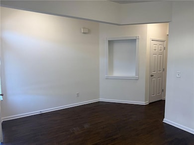 2729 Heathrow Dr, Lawrenceville, GA 30043 - photo 6