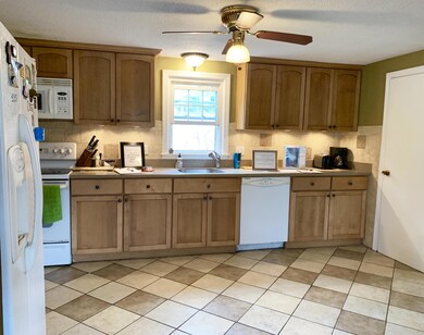 37 Davidson Ave, South Dennis, MA 02660 - photo 2