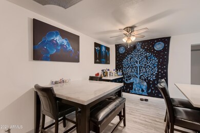 19 Breakfast Area