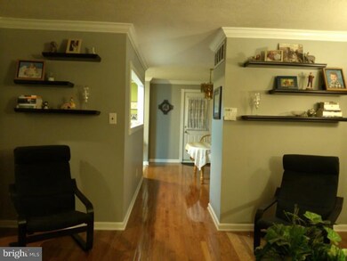 2527 Casimir St, Philadelphia, PA 19137 - photo 4