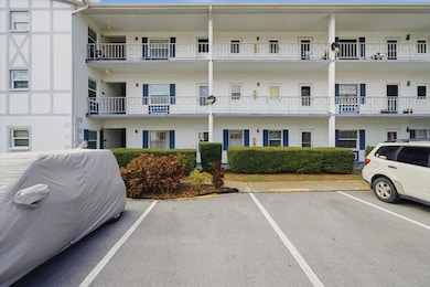 400 Glennes Ln unit 103, Dunedin, FL 34698 - photo 3