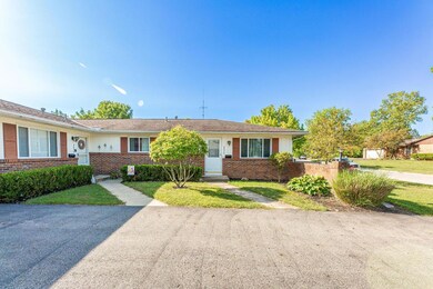 4834-4836 Winterset Dr, Columbus, OH 43220 - photo 2