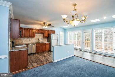 16888 Winston Ln, Woodbridge, VA 22191 - photo 4