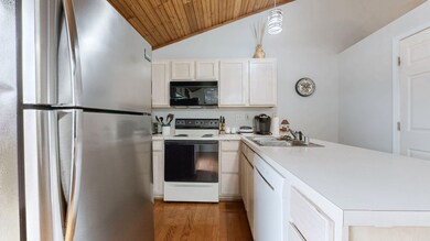 9-web-or-mls-3517 Roundtable Way Lexingt
