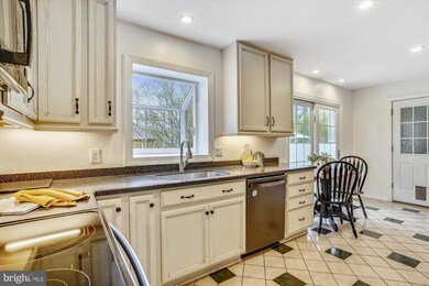 8014 Hillcrest Dr, Manassas, VA 20111 - photo 2