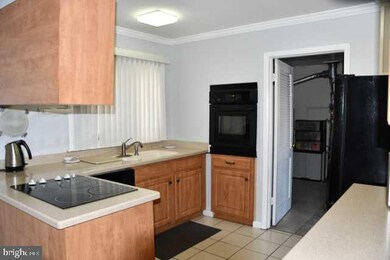 33 Belhurst Ln, Willingboro, NJ 08046 - photo 5