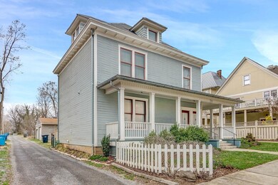 002-304140-002-304140-711 4th Street Sou