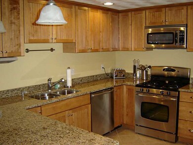 742 Armistice Blvd, Pawtucket, RI 02861 - photo 5