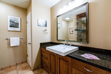 11_Bathroom-One_1800x1200_3516480