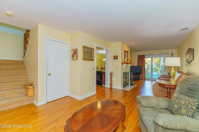 7102 Suzanne Ln, Schenectady, NY 12303 - photo 7