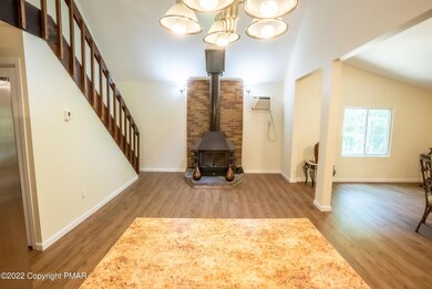 144 Clifton Dr, Bushkill, PA 18324 - photo 4