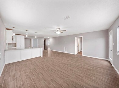 14419 Gainesville St, Houston, TX 77015 - photo 5