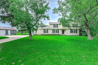 Country Farmhouse Charmer on 1 Acre! 4-5 bedroom,