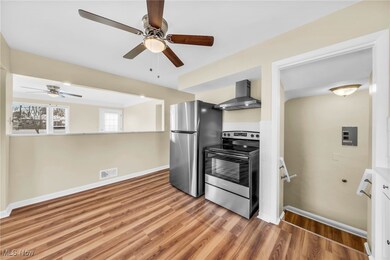 13984 Settlement Acres Dr, Brook Park, OH 44142 - photo 6