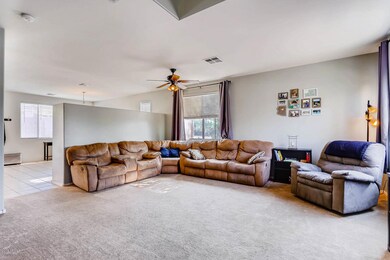 7233 S 39th Way Phoenix AZ-large-004-3-L