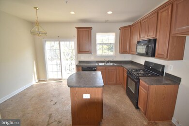 559 Garrett a Morgan Blvd, Hyattsville, MD 20785 - photo 3