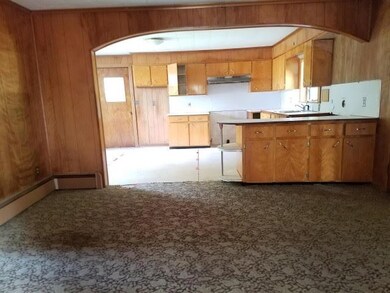 22 Chase St, Claremont, NH 03743 - photo 6