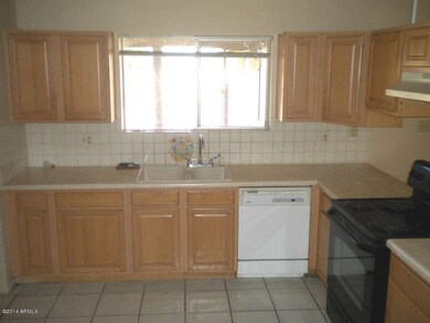 3546 W Wethersfield (41)